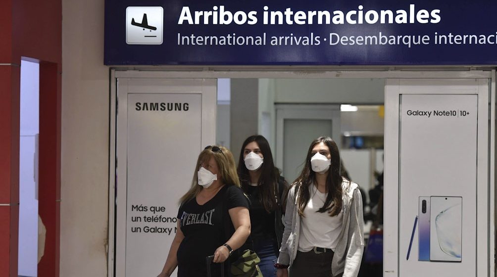 Reunión del Gobierno y las líneas aéreas para analizar la situación por el coronavirus