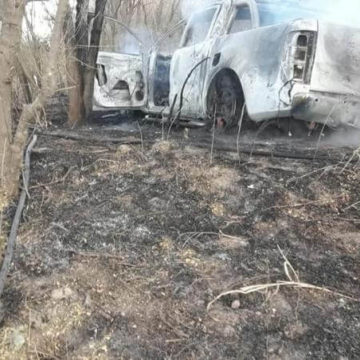 Investigan un femicidio en Córdoba: el cuerpo calcinado de una mujer estaba dentro de una camioneta incendiada