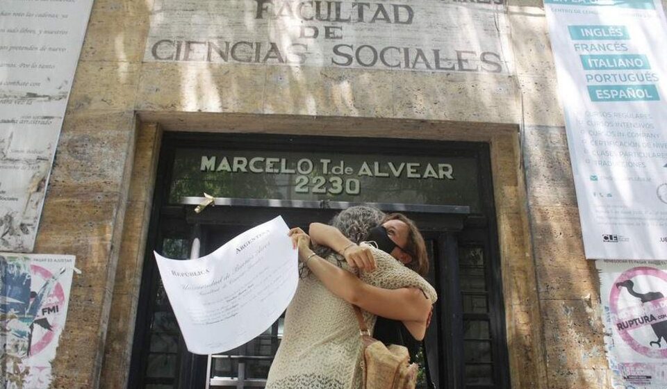 La Facultad de Ciencias Sociales de la UBA entregará títulos que respetan la identidad autopercibida