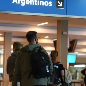 Analizan flexibilizar el límite de ingreso de pasajeros al país