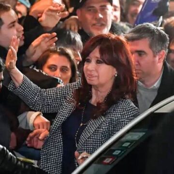 «Testimonios documentales»: los tuits de Cristina Kirchner a un año del atentado